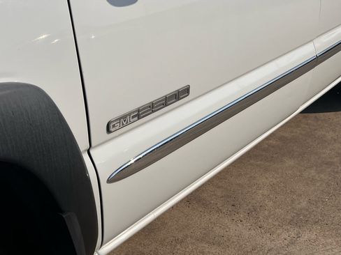 Used 2001 GMC Sierra 2500 4x4 Extended Cab w/ Convenience Plus Group image 11