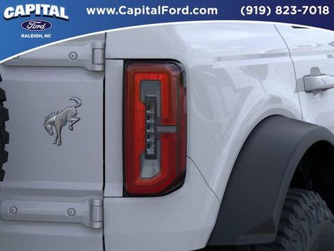 New 2025 Ford Bronco Outer Banks w/ Sasquatch Package image 23