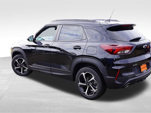 Used 2021 Chevrolet TrailBlazer RS w/ Sun and Liftgate Package image 9