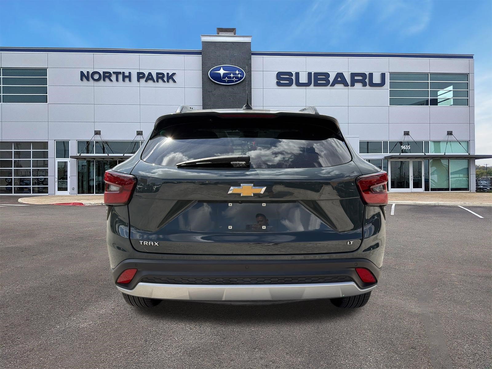 Used 2025 Chevrolet Trax LT w/ Driver Confidence Package FWD image 4