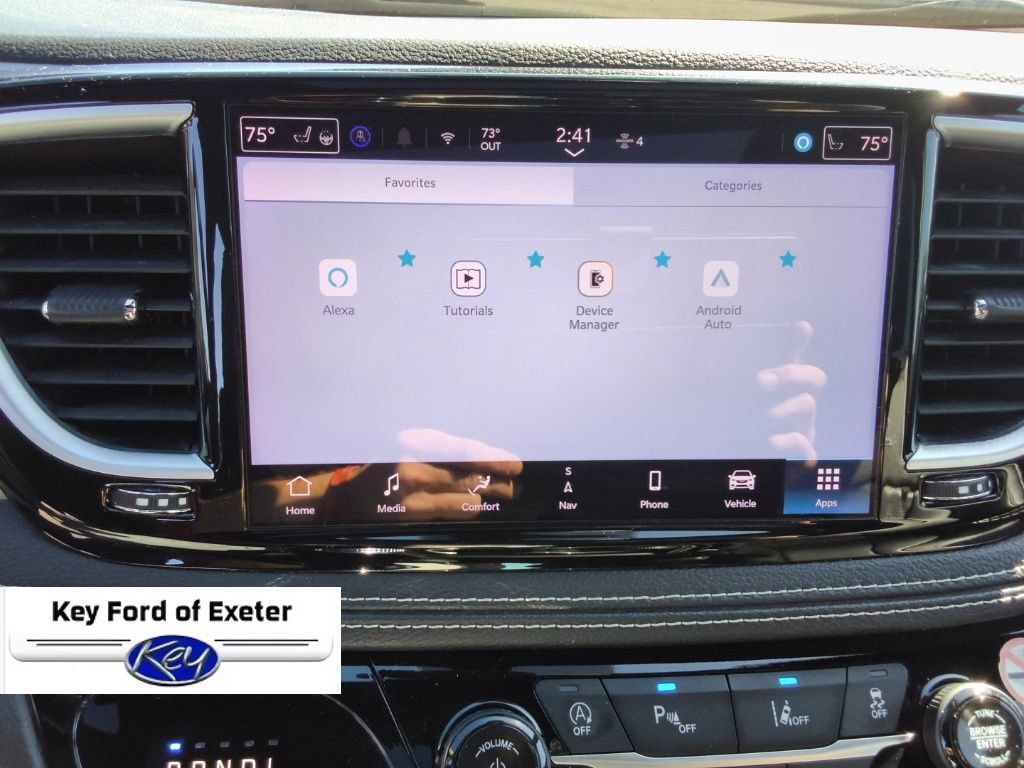 Used 2025 Chrysler Pacifica Limited FWD image 31
