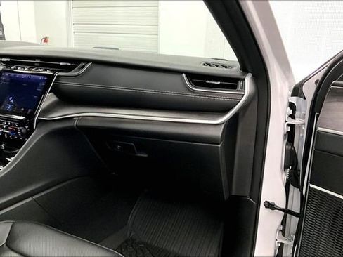 Used 2025 Jeep Grand Cherokee Limited 4xe image 17