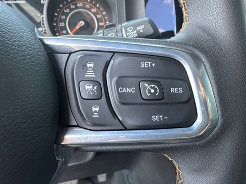 Used 2024 Jeep Wrangler Unlimited Sahara w/ Technology Group AWD/4WD image 32