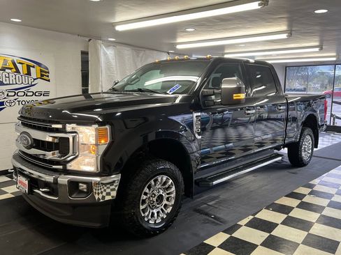 Used 2021 Ford F250 XLT w/ XLT Premium Package AWD/4WD image 4