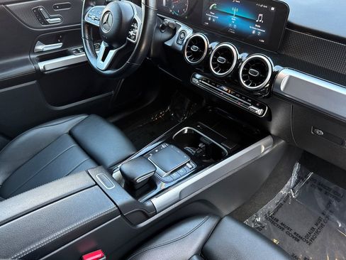 Used 2021 Mercedes-Benz GLB 250 image 16