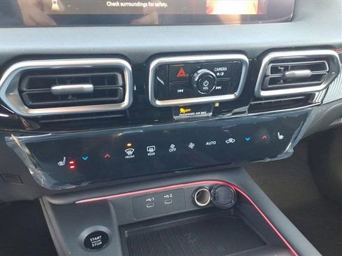 New 2026 Nissan Sentra SR image 13