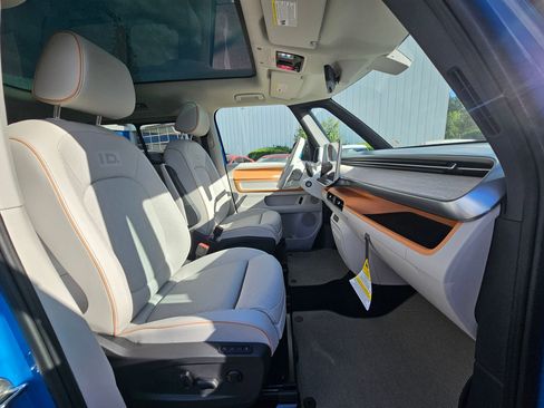 New 2025 Volkswagen ID. Buzz 1st Edition image 31