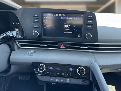 Certified 2023 Hyundai Elantra SEL FWD image 9