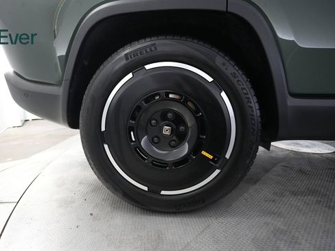Used 2025 Rivian R1S Adventure AWD/4WD image 22