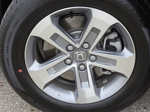 Used 2025 Honda Pilot EX-L image 9