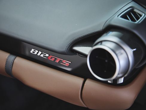 Used 2022 Ferrari 812 GTS image 37