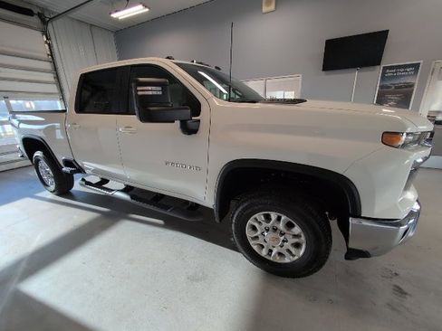 New 2026 Chevrolet Silverado 3500 LT w/ True North Edition image 8