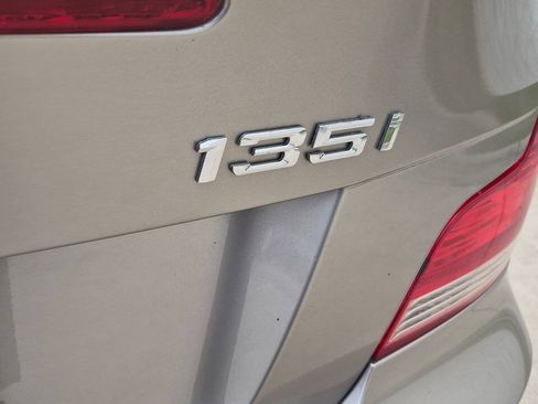 Used 2010 BMW 135i Convertible RWD image 20