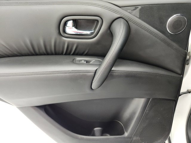 Used 2024 Nissan Armada SL w/ Midnight Edition Package RWD image 19