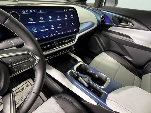 Certified 2025 Chevrolet Equinox EV LT w/ Convenience Package II FWD image 19