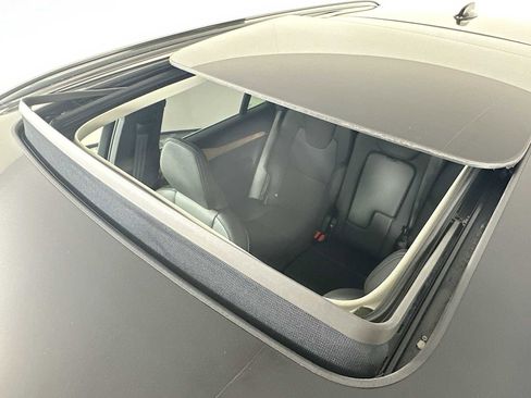 Certified 2025 Volvo XC90 T8 Plus w/ Protection Package Premier image 17