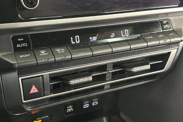 Certified 2025 Toyota Camry SE FWD image 24