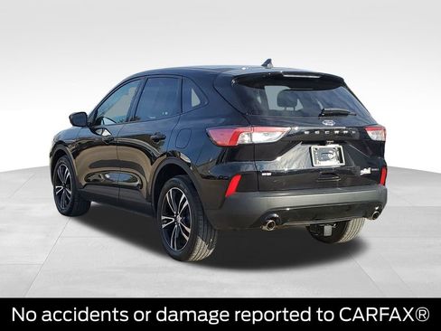 Used 2021 Ford Escape SE w/ SE Sport Appearance Package image 4