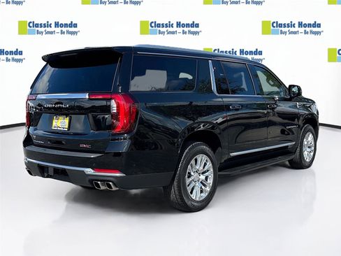 Used 2025 GMC Yukon XL Denali w/ Advanced Technology Package AWD/4WD image 8