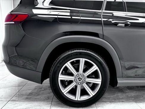 Used 2023 Mercedes-Benz GLS 450 4MATIC image 11