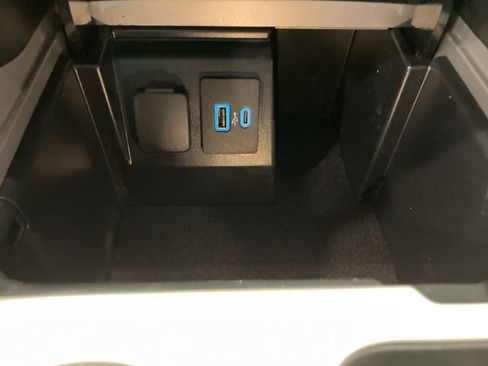 Used 2023 Ford Explorer XLT w/ Equipment Group 202A image 17