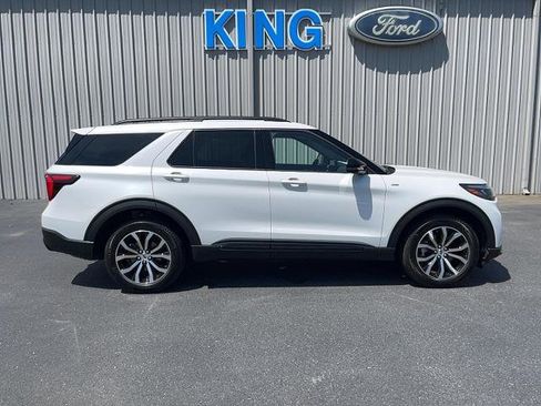 Certified 2025 Ford Explorer ST-Line AWD/4WD image 5
