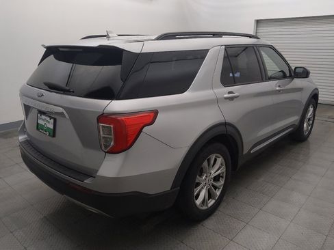 Used 2020 Ford Explorer XLT w/ Equipment Group 202A RWD image 9