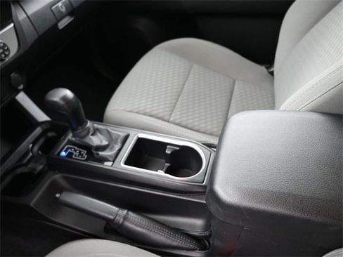 Used 2021 Toyota Tacoma SR w/ SR Convenience Package image 33