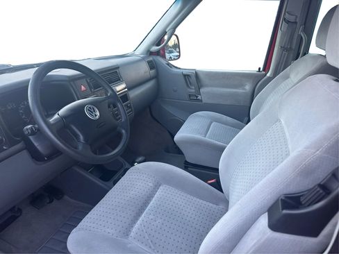 Used 2002 Volkswagen Eurovan MV image 12