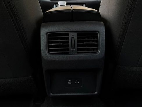Used 2025 Nissan Rogue SV FWD image 13