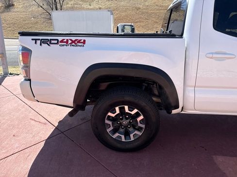 Used 2022 Toyota Tacoma TRD Off-Road w/ Technology Package image 25