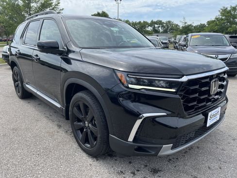 Used 2024 Honda Pilot Elite image 3