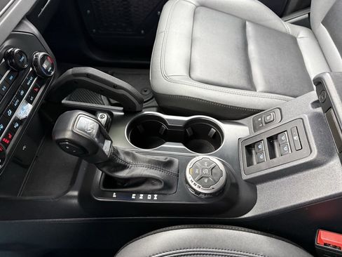 Used 2024 Ford Bronco Big Bend image 34