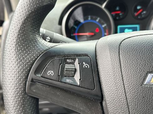 Used 2016 Chevrolet Cruze LT image 19