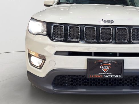Used 2019 Jeep Compass Latitude image 32