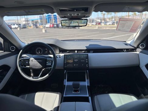 Used 2025 Land Rover Range Rover Evoque Dynamic SE AWD/4WD image 10