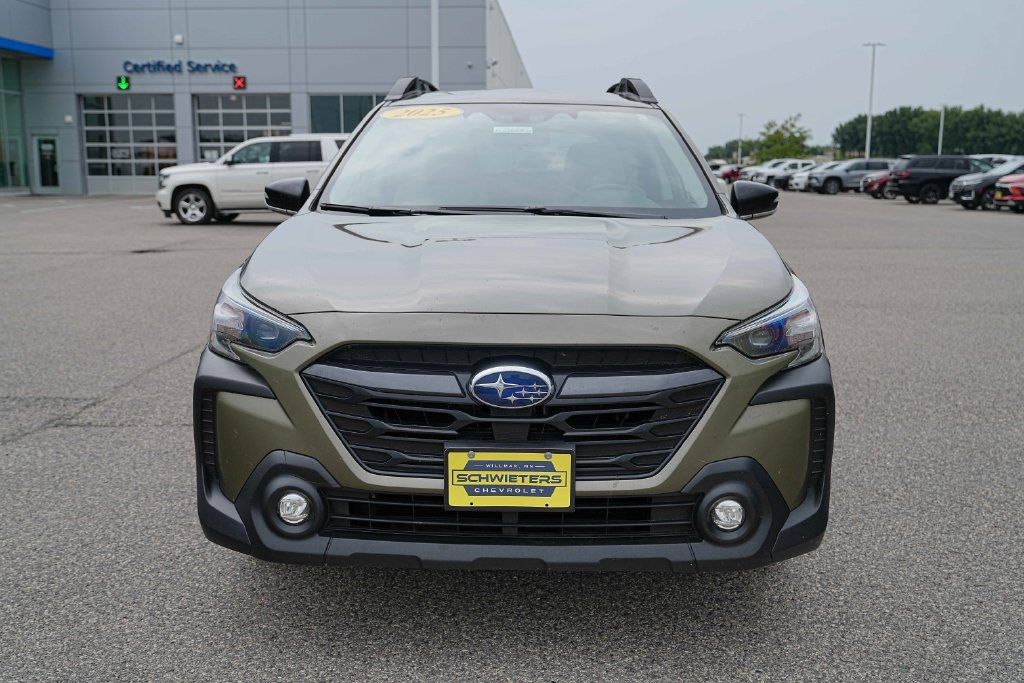 Used 2025 Subaru Outback Premium AWD/4WD image 2