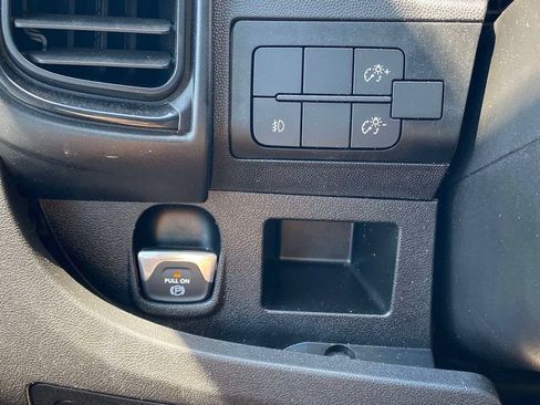Used 2025 RAM ProMaster 2500 w/ U-Haul Equipment Group FWD image 19