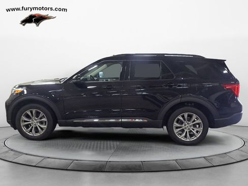 Used 2023 Ford Explorer XLT w/ Equipment Group 202A image 6