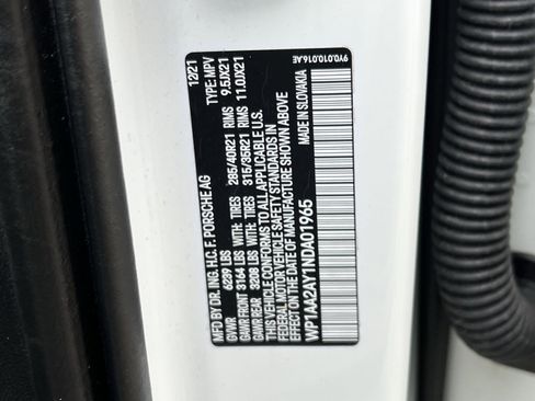 Used 2022 Porsche Cayenne image 34