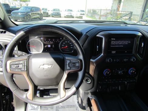 Used 2022 Chevrolet Silverado 3500 High Country image 16