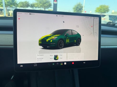 Used 2022 Tesla Model Y Long Range AWD/4WD image 8