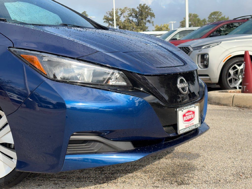 Used 2025 Nissan Leaf S FWD image 3