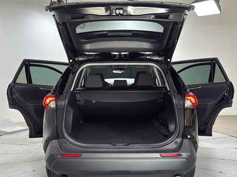 Used 2025 Toyota RAV4 XLE image 16