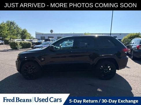 Used 2021 Jeep Grand Cherokee Laredo X AWD/4WD image 4