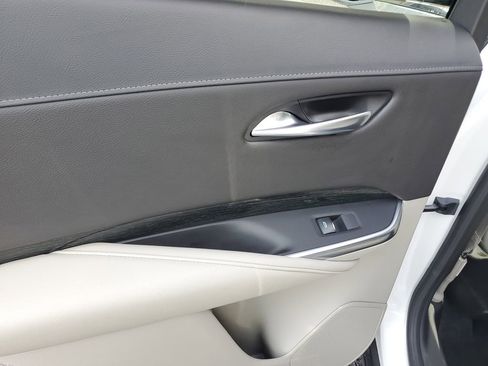 Used 2020 Cadillac XT4 Premium Luxury image 16