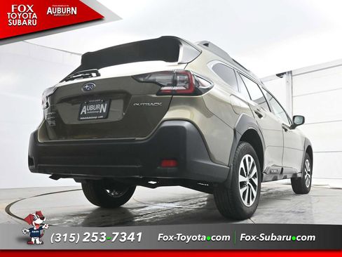 Used 2023 Subaru Outback Premium image 18
