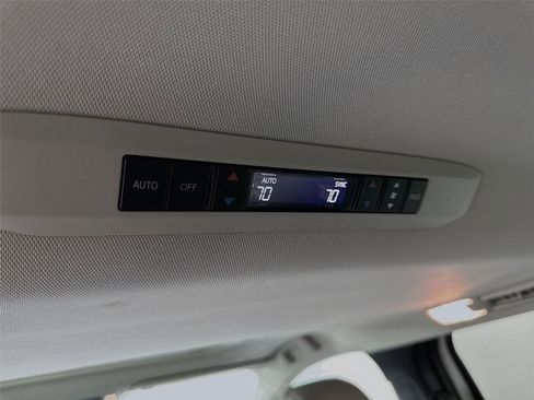 Used 2025 Toyota Sienna XLE w/ XLE Plus Package image 33