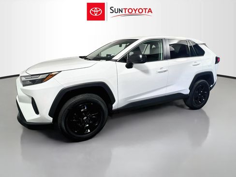 Used 2024 Toyota RAV4 LE FWD image 9
