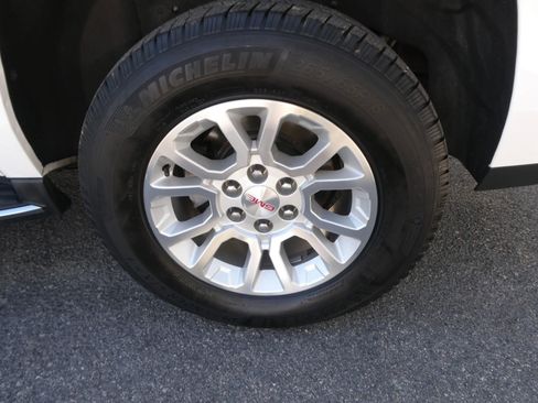 Used 2019 GMC Yukon XL SLT image 37